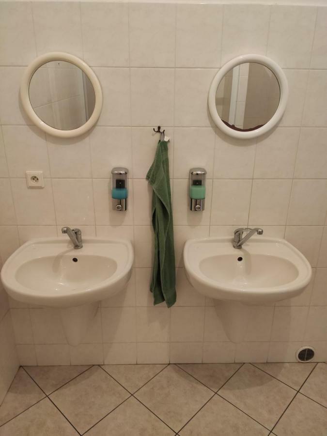 Hostel Kasperske Hory Ngoại thất bức ảnh
